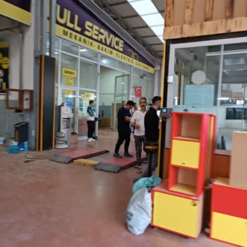 Zirve Oto Kaporta Boya İşinin Ehli Bir Yer Kesinlikle Değil