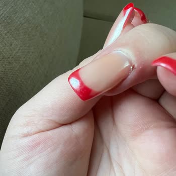 Eylül Öztürk Nail Spa Protez Tırnak Pişmanlığı