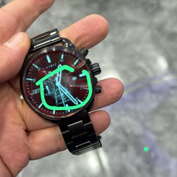 Saat & Saat Firması Bir Pili Bile Değiştiremiyor