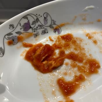 Burcu Gıda Marketten Alınan Domates Ürününde Küf Sorunu