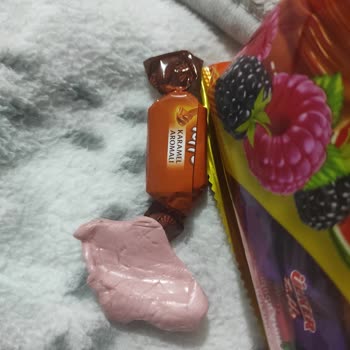Ülker Toffe Karışık Yumuşak Şekerlemenin İçinden Paketlenmemiş Şeker