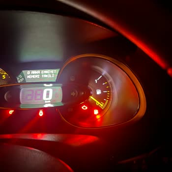 Renault 4 Yakıt İbresi Takılı Kaldı