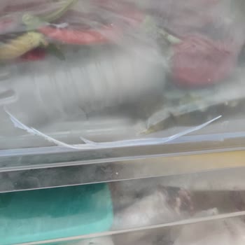 Vestel Derin Dondurucu Kapağı Çatlağı