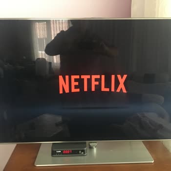 Netflix İ Güncelle Samsung Bu Yaptığın Hak İhlalidir F7000 Series
