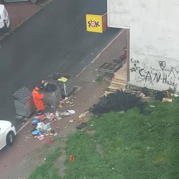 Şok Market Atıkları Çevreye Zarar Veriyor