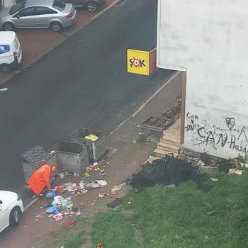 Şok Market Atıkları Çevreye Zarar Veriyor