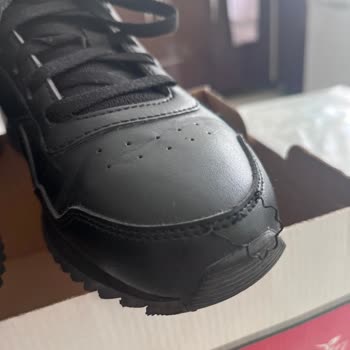 Bütçemi Zorlayıp Reebok Aldım Pişman Oldum.