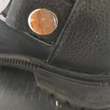 Trendyol'da Satış Yapan Shoeberry Ürünü Çizme İki Günde Parçalandı