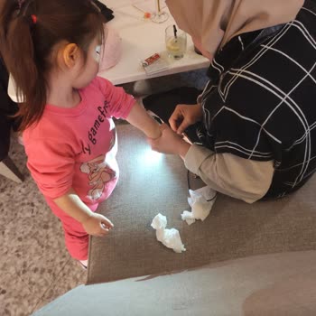 Pine Beach Belek Masaların Üstündeki Kaktüs Çocuklara Zarar Veriyor!