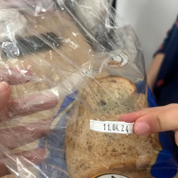 BİM'den Aldığım Ekmek Bir Günde Küflendi!