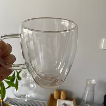 LC Waikiki Çift Cidarlı Bardak İçine Su Aldı