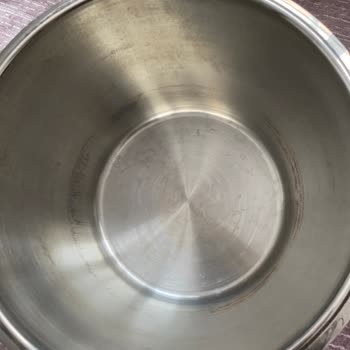 Emc Bilişim Fissler Düdüklü Tencerede Lekeler Oluştu