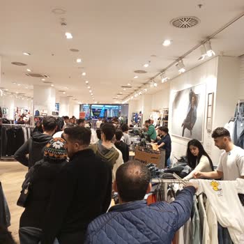 City Center Outlet Mavi Bayram Kasa Bekleme İşkencesi