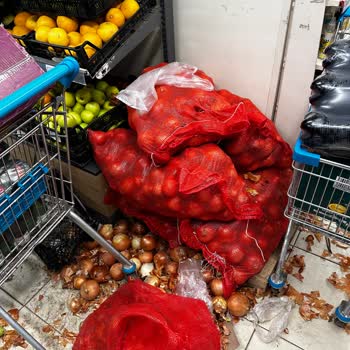 A101 Şubesi İçler Acısı Personel Umursamaz