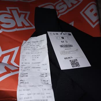 Bershka Kasiyer Parayı Saymadan Aldı. Fazla Para Koydu Kasaya
