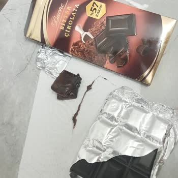 BİM Marketin Bueno Bitter Çikolatasından Çıkan Madde