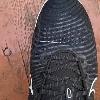 Nike Spor Ayakkabı Üretim Hatası