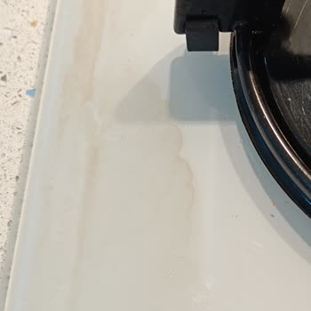 Esty Beyaz Cam Ocakta Oluşan Kalıcı Lekeler