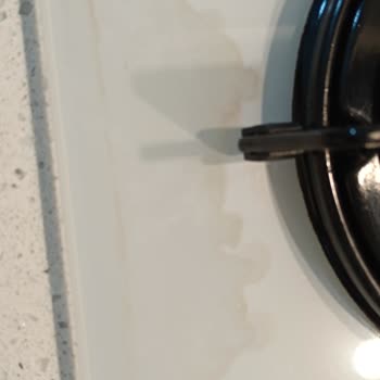 Esty Beyaz Cam Ocakta Oluşan Kalıcı Lekeler