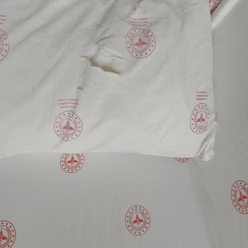 Hitit Üniversitesi Çorum Erol Olçok Eğitim ve Araştırma Hastanesi Yırtık Nevresim Gereken Hijyen Olmaması