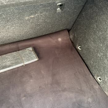 TazyiQ Oto Yıkama Yüksek Ücret, Düşük Kalite: Temizlik Beklentisi Karşılanmadı