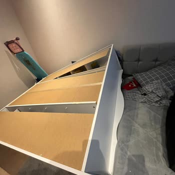Vivense Ölümle Sonuçlanacak Dolabın Kırılması Ve Düşmesi