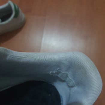 FLO Ayakkabı Kalitesiz Ayakkabıda Kısa Sürede Yırtılma Ve Deformasyon