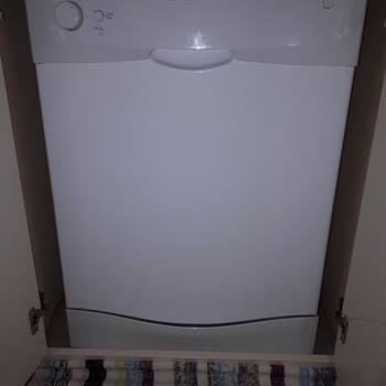 Bulaşık Makinesinin Kapağını Kıran Arçelik Servis Personeli