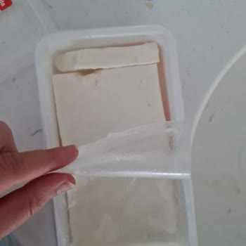 Ekşimiş Ve Kokmuş Ekici Peynir