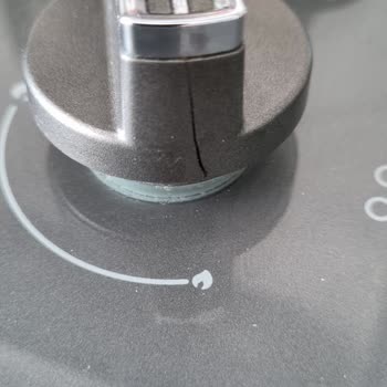 Arçelik Ankastre Ocak Düğmesi Çatladı