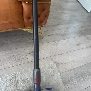 Dyson V15 Detect Total Clean Borusunun Hemen Çizilmesi