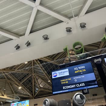 SunExpress Hava Yolları İzmir Adnan Menderes Havalimanı'nda Yaşanan Müşteri Hizmetleri Sorunu