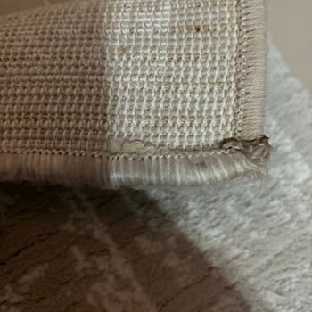 Ankara Çilek Halı Yıkama Halımı Lekeli Getirdi