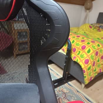 Adore'den Oyuncu Koltuğu Çok Rahatsız Edici