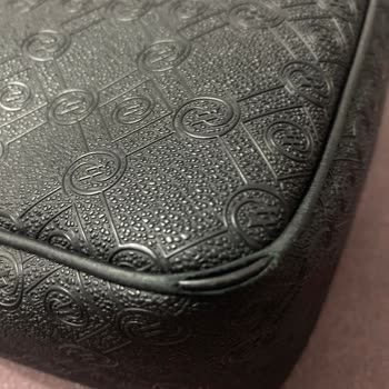 Vakko Çanta Kenarlarda Aşınma