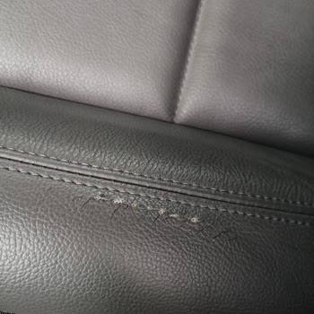 Citroen C5 Aircros Şoför Koltuğu Yırtılması