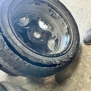 Sıfır Toyota'da Lastik Sorunu!