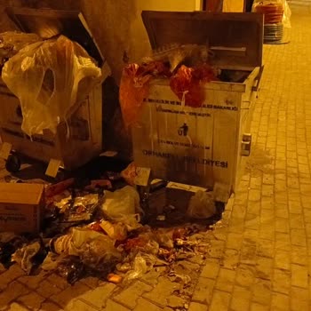 Orhaneli Belediyesi Orhaneli Merkezdeki Çöp Konteynerleri Sorunu
