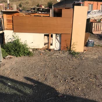 Bayraklı Belediyesi Kötü Koku Ve Kötü Görsel