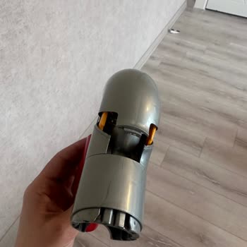 Dyson V12 Mobilya Altı Adaptörü İlk Kullanımda Kilitlenip Kaldı