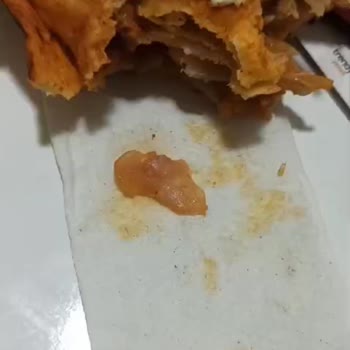 Maydonoz Döner Dürümden Çiğ Tavuk Çıktı