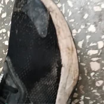 Puma Ayakkabı Her Yerinden Patladı!