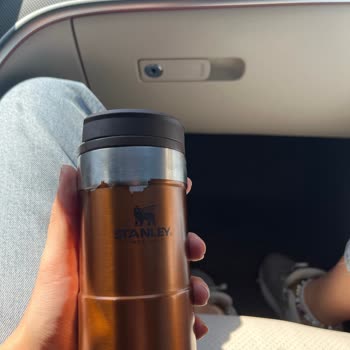 Stanley Termosun Altı Ve Yanları Soyuldu