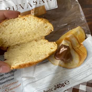 UNO Kruvasan Sözde Belçika Çikolatalı Deniliyor Ama Çikolata Yoktu