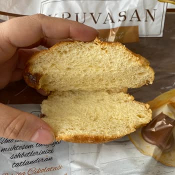 UNO Kruvasan Sözde Belçika Çikolatalı Deniliyor Ama Çikolata Yoktu