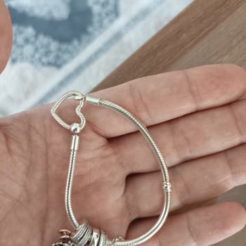 Браслет Pandora потускнел