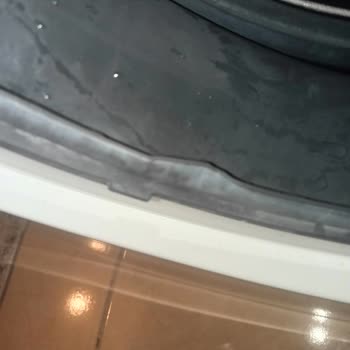Bosch Marka Çamaşır Makinesinin Körük Lastiği Koptu