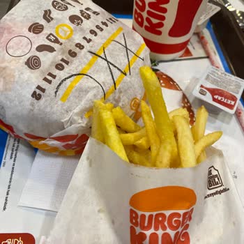 Burger King Kafasına Göre Yine Bildiğini Yapar.