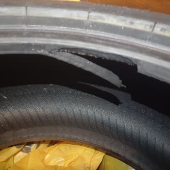 BMW Borusan Au Otomotiv Lastik Değişiminde Lastiği Parçaladı.