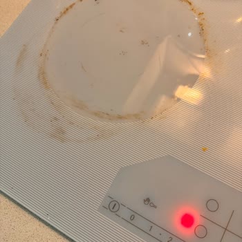 Bosch Beyaz Elektrikli Ocakta Lekeler Çıkmıyor!